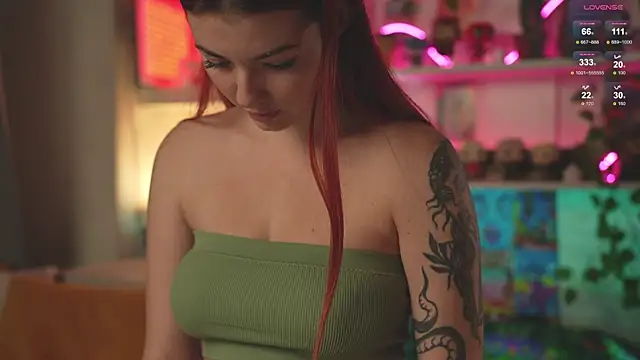 Snapshot of Charmings_054 chatting on 02-07-25, 05:18 Charmings 054 online show from 02-07-25, 05:18