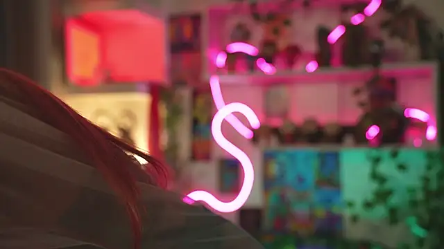 Snapshot of Charmings_054 chatting on 02-19-25, 05:06 Charmings 054 online show from 02-19-25, 05:06