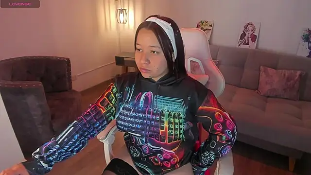 Snapshot of Jhiinny_Brownn chatting on 09-14-25, 03:05 Jhiinny Brownn online show from 09-14-25, 03:05