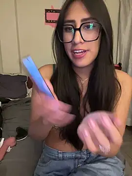 AleFantasy0001 online show from 09-21-25, 04:58