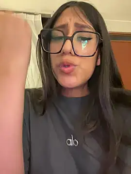 AleFantasy0001 online show from 02-03-26, 06:22