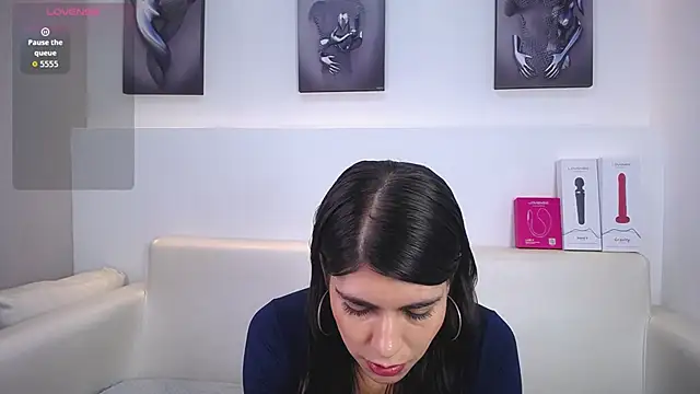 Melodi Roux online show from 11-26-25, 01:23