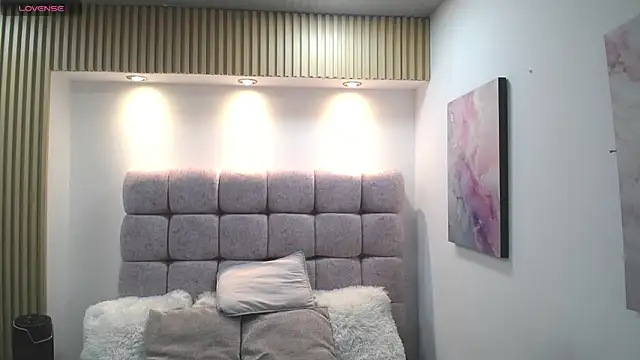 Snapshot of Melodi_Roux chatting on 07-16-26, 12:55 Melodi Roux online show from 07-16-26, 12:55