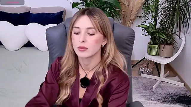 Sophie Enzo online show from 09-16-25, 08:10