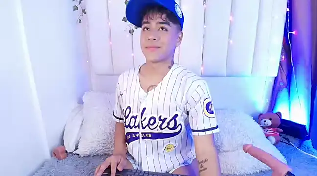 Snapshot of kiing_azahell chatting on 01-17-25, 03:45 kiing azahell online show from 01-17-25, 03:45