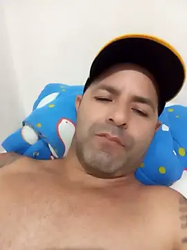 Snapshot of Marciogrei chatting on 02-20-25, 06:13 Marciogrei online show from 02-20-25, 06:13