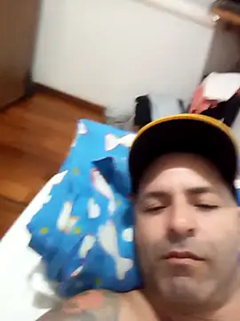 Snapshot of Marciogrei chatting on 03-17-25, 06:32 Marciogrei online show from 03-17-25, 06:32