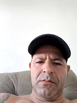 Snapshot of Marciogrei chatting on 10-15-25, 07:47 Marciogrei online show from 10-15-25, 07:47