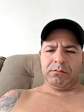 Snapshot of Marciogrei chatting on 11-17-25, 08:03 Marciogrei online show from 11-17-25, 08:03