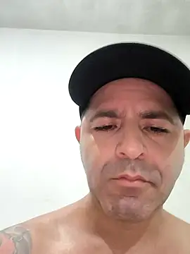 Snapshot of Marciogrei chatting on 12-15-25, 08:02 Marciogrei online show from 12-15-25, 08:02