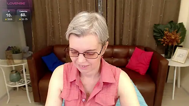 Snapshot of Cutie_Erikaa1 chatting on 02-21-25, 02:50 Cutie Erikaa1 online show from 02-21-25, 02:50