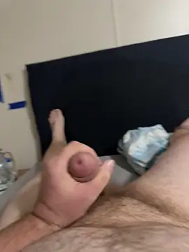 Snapshot of Trucker05 chatting on 12-17-25, 02:39 Trucker05 online show from 12-17-25, 02:39