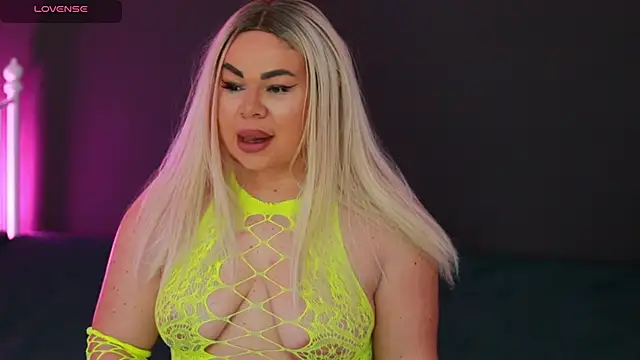 Snapshot of MissLilaa chatting on 12-11-24, 05:37 MissLilaa online show from 12-11-24, 05:37