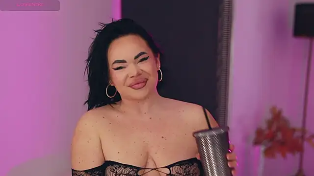 Snapshot of MissLilaa chatting on 11-16-25, 04:23 MissLilaa online show from 11-16-25, 04:23