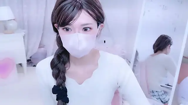 Snapshot of NAMI_s2 chatting on 09-20-25, 12:50 NAMI s2 online show from 09-20-25, 12:50