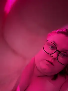 Snapshot of Tallulah-mae-xoxox chatting on 02-11-25, 09:46 Tallulah-mae-xoxox online show from 02-11-25, 09:46