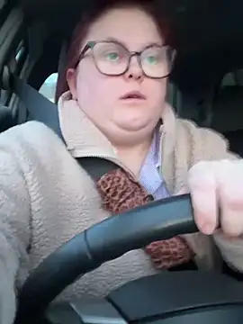 Snapshot of Tallulah-mae-xoxox chatting on 02-19-25, 07:06 Tallulah-mae-xoxox online show from 02-19-25, 07:06