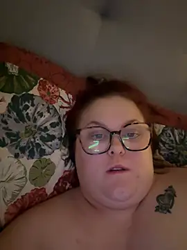 Snapshot of Tallulah-mae-xoxox chatting on 02-19-25, 08:31 Tallulah-mae-xoxox online show from 02-19-25, 08:31