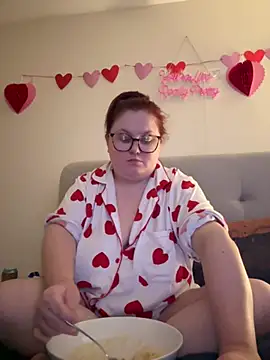 Snapshot of Tallulah-mae-xoxox chatting on 02-25-25, 08:19 Tallulah-mae-xoxox online show from 02-25-25, 08:19