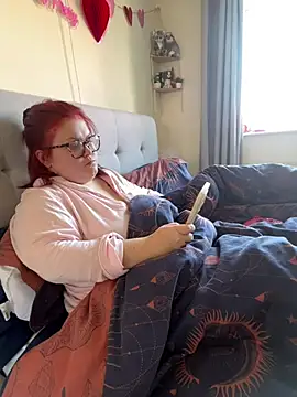 Snapshot of Tallulah-mae-xoxox chatting on 03-04-25, 12:44 Tallulah-mae-xoxox online show from 03-04-25, 12:44