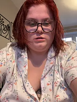 Snapshot of Tallulah-mae-xoxox chatting on 03-10-25, 05:39 Tallulah-mae-xoxox online show from 03-10-25, 05:39