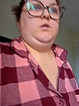 Snapshot of Tallulah-mae-xoxox chatting on 09-22-25, 02:41 Tallulah-mae-xoxox online show from 09-22-25, 02:41