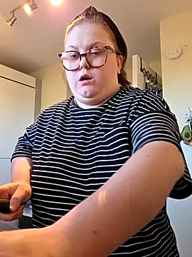 Snapshot of Tallulah-mae-xoxox chatting on 11-08-25, 03:23 Tallulah-mae-xoxox online show from 11-08-25, 03:23