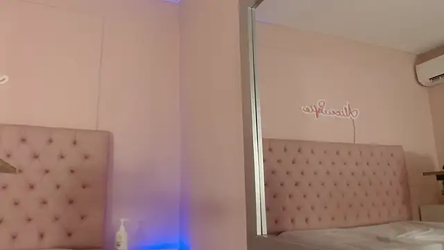 alice sofia online show from 12-21-25, 01:51