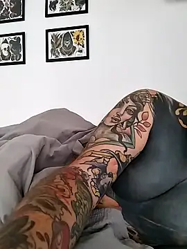 Snapshot of tattooedtwc chatting on 10-01-25, 08:31 tattooedtwc online show from 10-01-25, 08:31