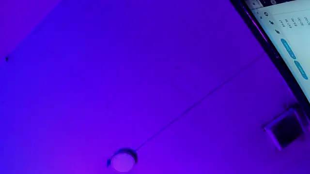 Snapshot of Triipsy chatting on 01-18-25, 01:52 Triipsy online show from 01-18-25, 01:52