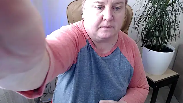 Snapshot of Limonka-Fire chatting on 12-30-24, 10:53 Limonka-Fire online show from 12-30-24, 10:53
