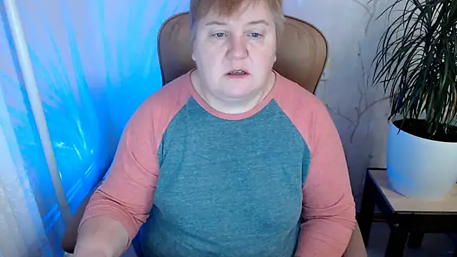 Snapshot of Limonka-Fire chatting on 01-05-25, 09:37 Limonka-Fire online show from 01-05-25, 09:37