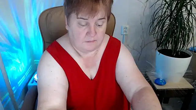 Snapshot of Limonka-Fire chatting on 01-08-25, 04:00 Limonka-Fire online show from 01-08-25, 04:00