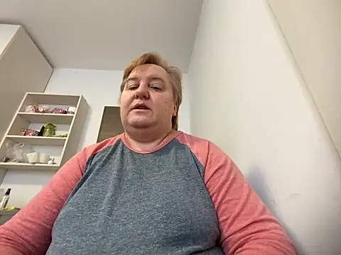 Snapshot of Limonka-Fire chatting on 02-12-25, 09:20 Limonka-Fire online show from 02-12-25, 09:20