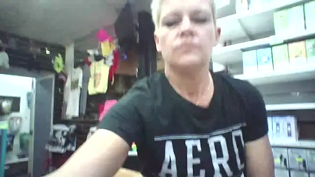 jadegilf1 online show from 04-18-26, 01:48