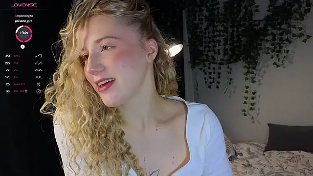 Snapshot of ArianaMur chatting on 12-15-24, 02:19 ArianaMur online show from 12-15-24, 02:19