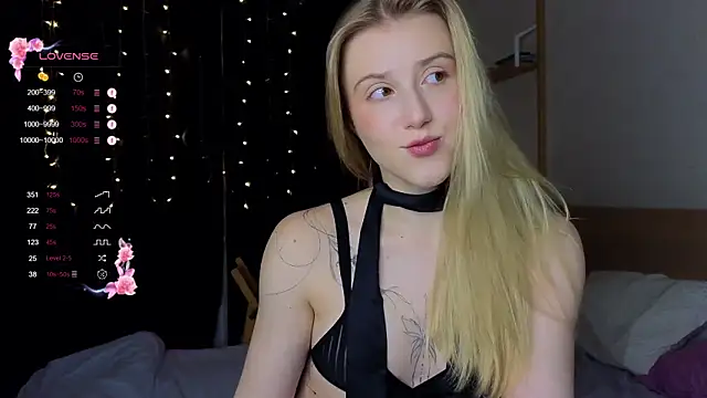 Snapshot of ArianaMur chatting on 01-11-25, 03:23 ArianaMur online show from 01-11-25, 03:23