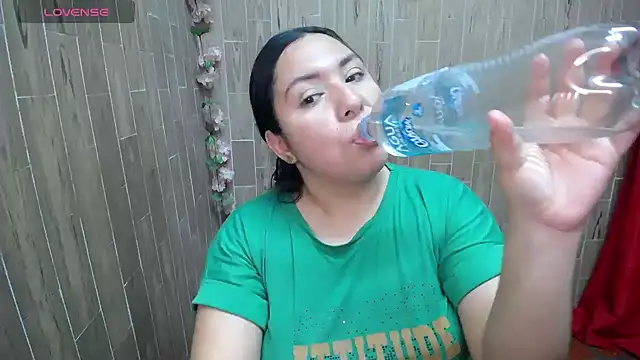 Snapshot of solyeria chatting on 09-27-25, 01:10 solyeria online show from 09-27-25, 01:10