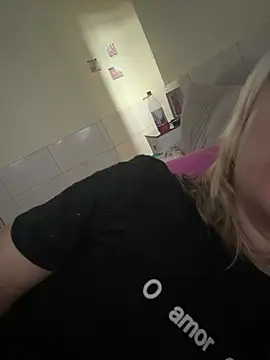 Snapshot of Bia_sexynovaes chatting on 02-24-25, 06:15 Bia sexynovaes online show from 02-24-25, 06:15