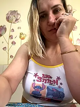 Snapshot of Bia_sexynovaes chatting on 11-17-25, 10:54 Bia sexynovaes online show from 11-17-25, 10:54