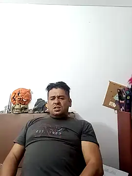 Snapshot of Joy2jordyson chatting on 02-01-25, 04:35 Joy2jordyson online show from 02-01-25, 04:35