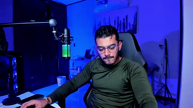 BrunoD31 online show from 12-02-25, 03:23