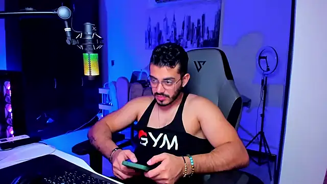 BrunoD31 online show from 12-19-25, 04:41