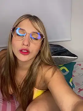 Snapshot of sophijenner chatting on 02-04-25, 07:29 sophijenner online show from 02-04-25, 07:29