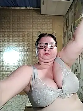Snapshot of Holly-69 chatting on 07-02-26, 04:57 Holly-69 online show from 07-02-26, 04:57