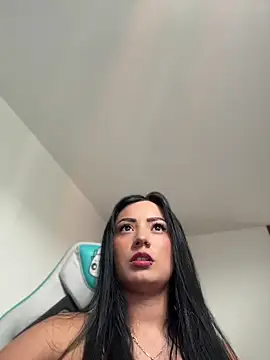 Snapshot of missycanoo chatting on 05-21-26, 07:32 missycanoo online show from 05-21-26, 07:32