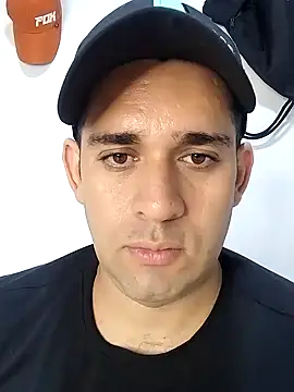 Snapshot of CRISTHIAN_GREY01 chatting on 01-14-25, 09:41 CRISTHIAN GREY01 online show from 01-14-25, 09:41