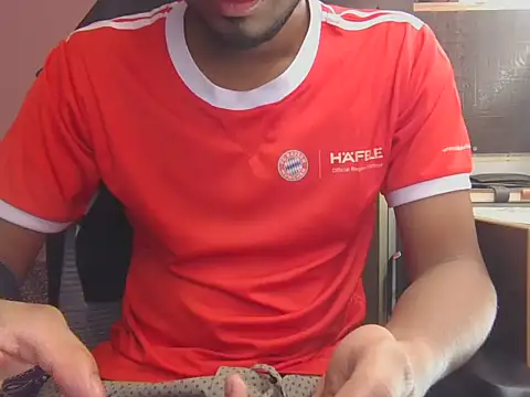 KissesBoyAD online show from 12-19-25, 01:56