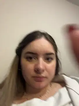 imlindapink online show from 12-18-25, 06:58