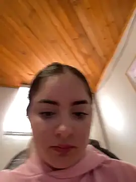 imlindapink online show from 04-11-26, 07:18